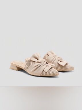 Vivaia Women's Knotted Slip-On Mules in Nude